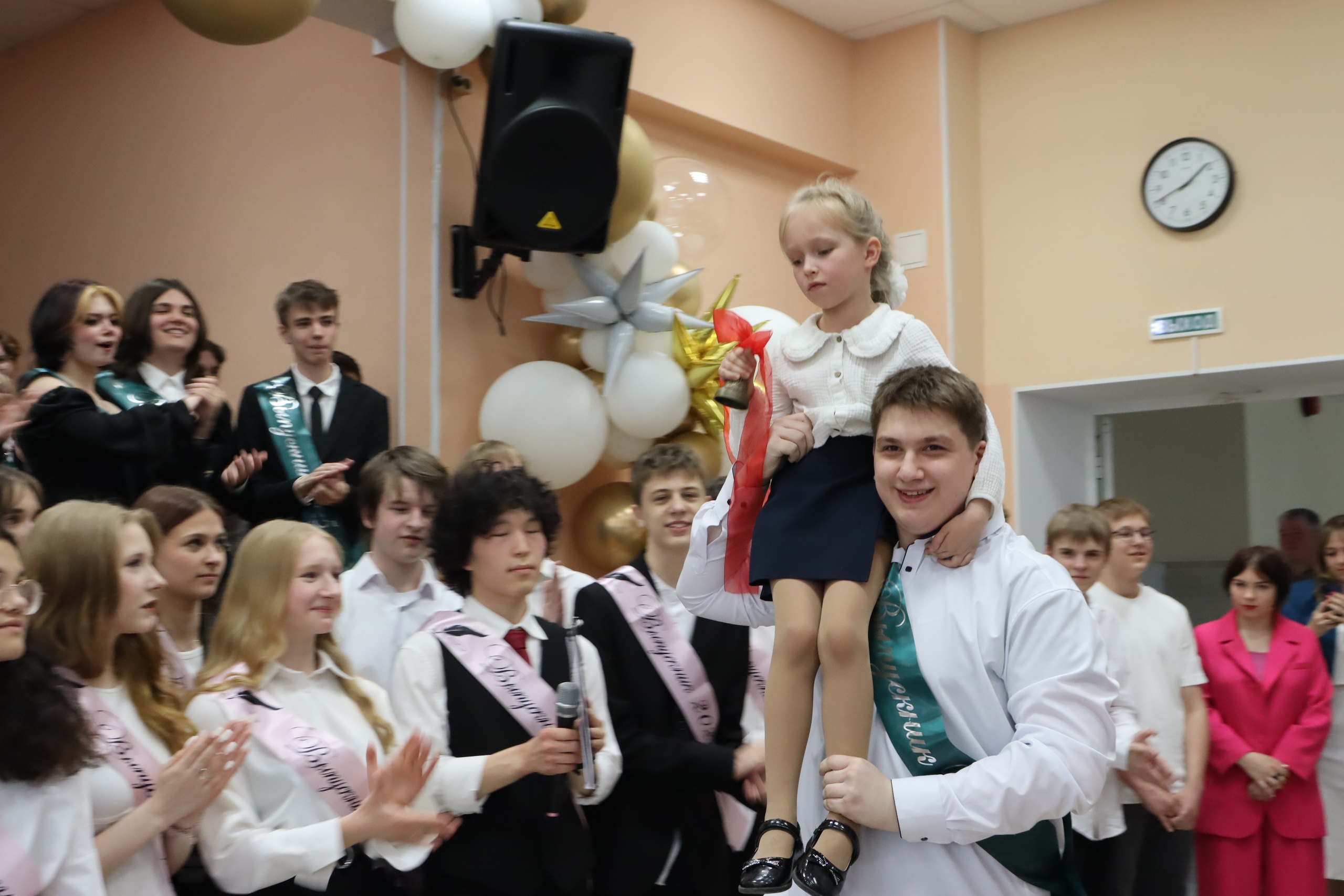 Последний звонок 9 классы.